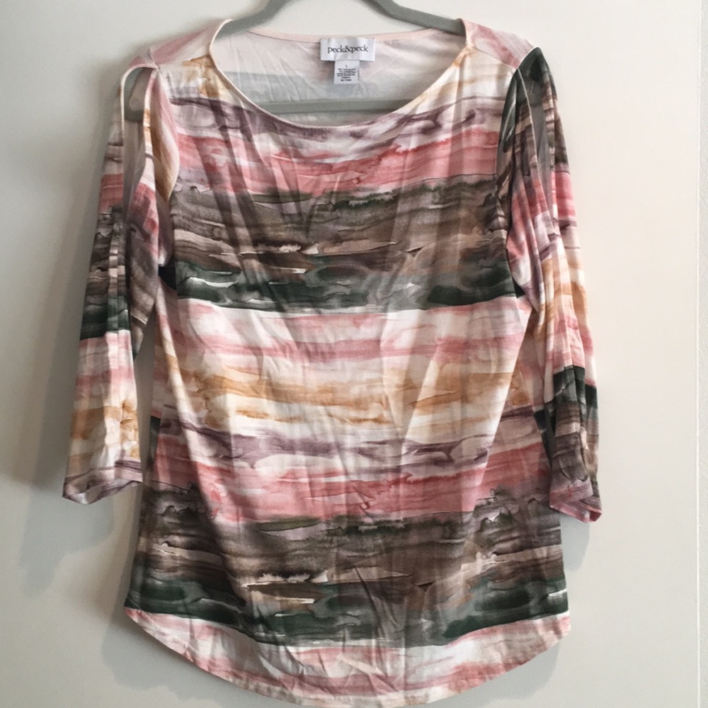 Multi colored quarter sleeve top